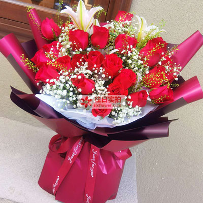 泰安30朵红玫瑰百合，做你余生故事里的人