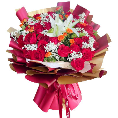 泰安33朵红玫瑰百合，爱如同花般绽放